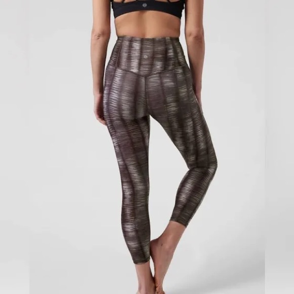 Athleta Elation 7/8 Tights—Size M - Picture 2 of 5